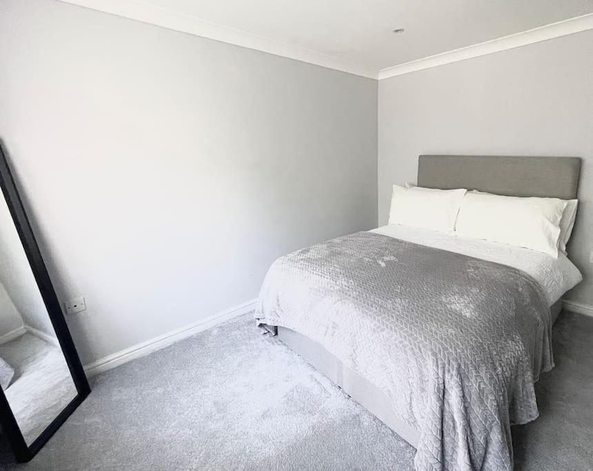 Lovely 1 Bed Apartment, 15Mins From Central London Exteriör bild